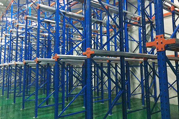 倉儲(chǔ)密集型貨架有哪些優(yōu)勢和弊端？怎么合理的使用密集型貨架？